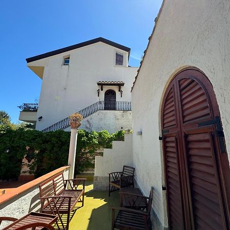 Casa Vacanze Villa Angelina จีอาร์ดีนี นักซอส ภายนอก รูปภาพ