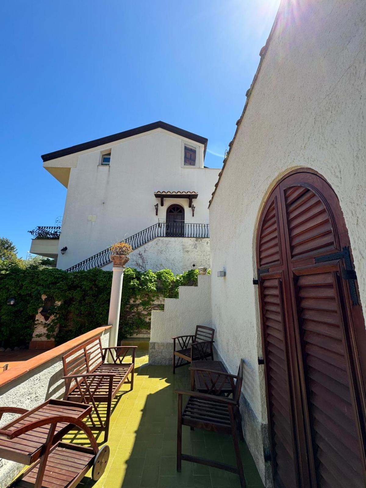 Casa Vacanze Villa Angelina จีอาร์ดีนี นักซอส ภายนอก รูปภาพ