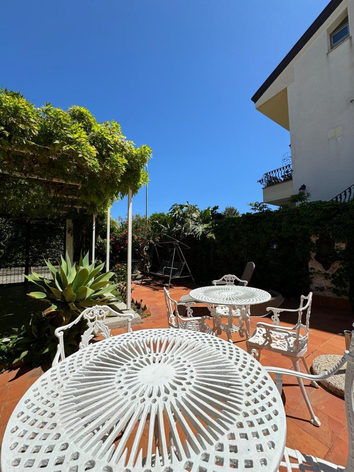 Casa Vacanze Villa Angelina จีอาร์ดีนี นักซอส ภายนอก รูปภาพ