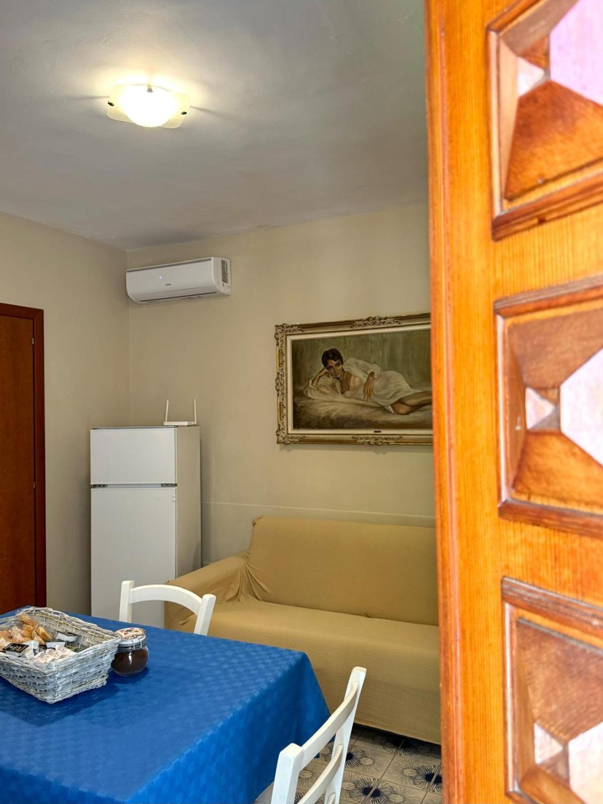 Casa Vacanze Villa Angelina จีอาร์ดีนี นักซอส ภายนอก รูปภาพ